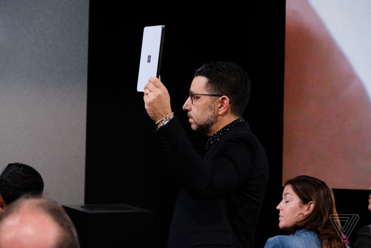 Microsoft anuncia Surface Neo de tela dupla, no próximo feriado 7