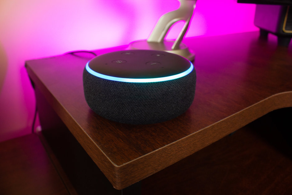 Amazono mais novo Echo Dot está tentando se defender do Google Home Mini com um desconto de 40%