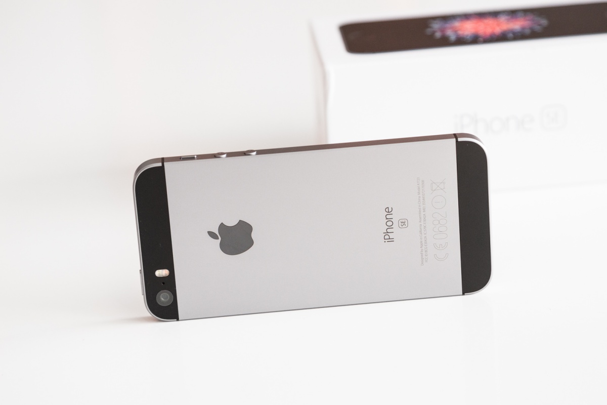 AppleO iPhone SE clássico está à venda a um preço mais baixo do que nunca, em condições de reforma