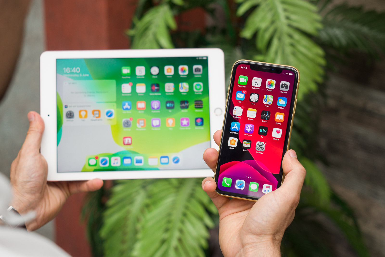 As linhas de exibição 'somente iPhone' da Samsung estão ociosas e Apple pode compensar com pedidos de iPad OLED