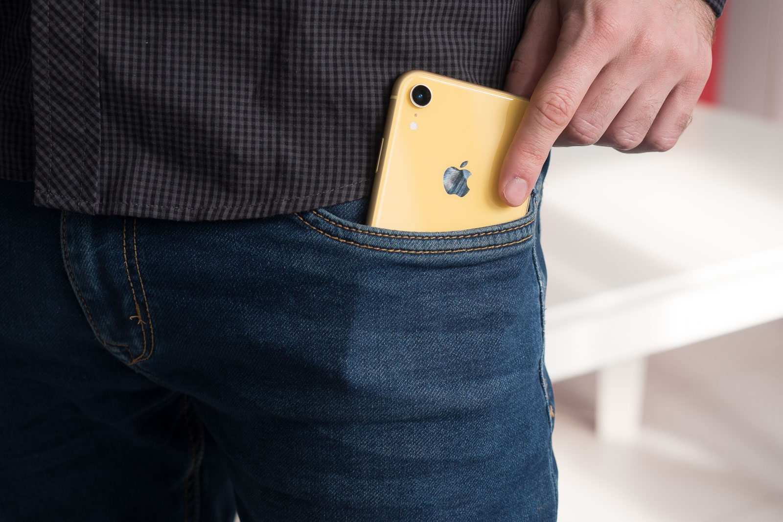 É seguro transportar telefones no bolso? Apple e Samsung deram um tapa com processo de radiação de RF