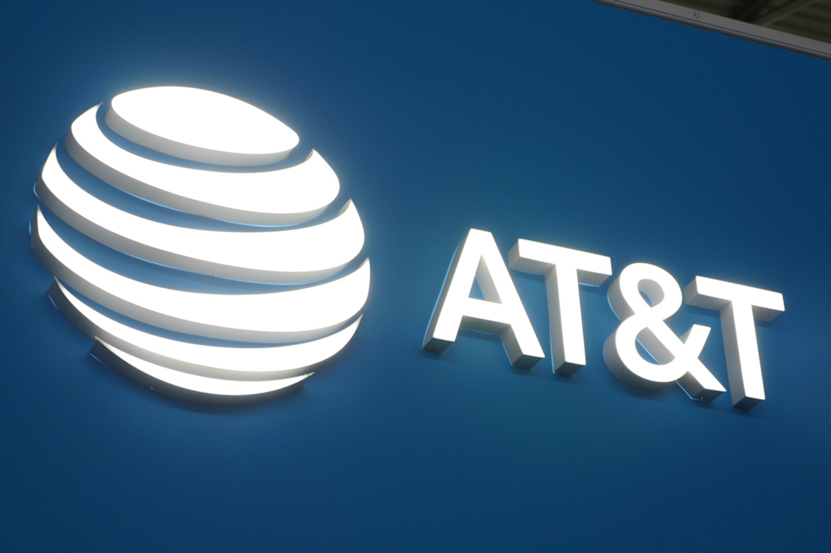 Mulher paga mais de US $ 5 mil à AT&T e ainda aguarda o retorno de seu dinheiro