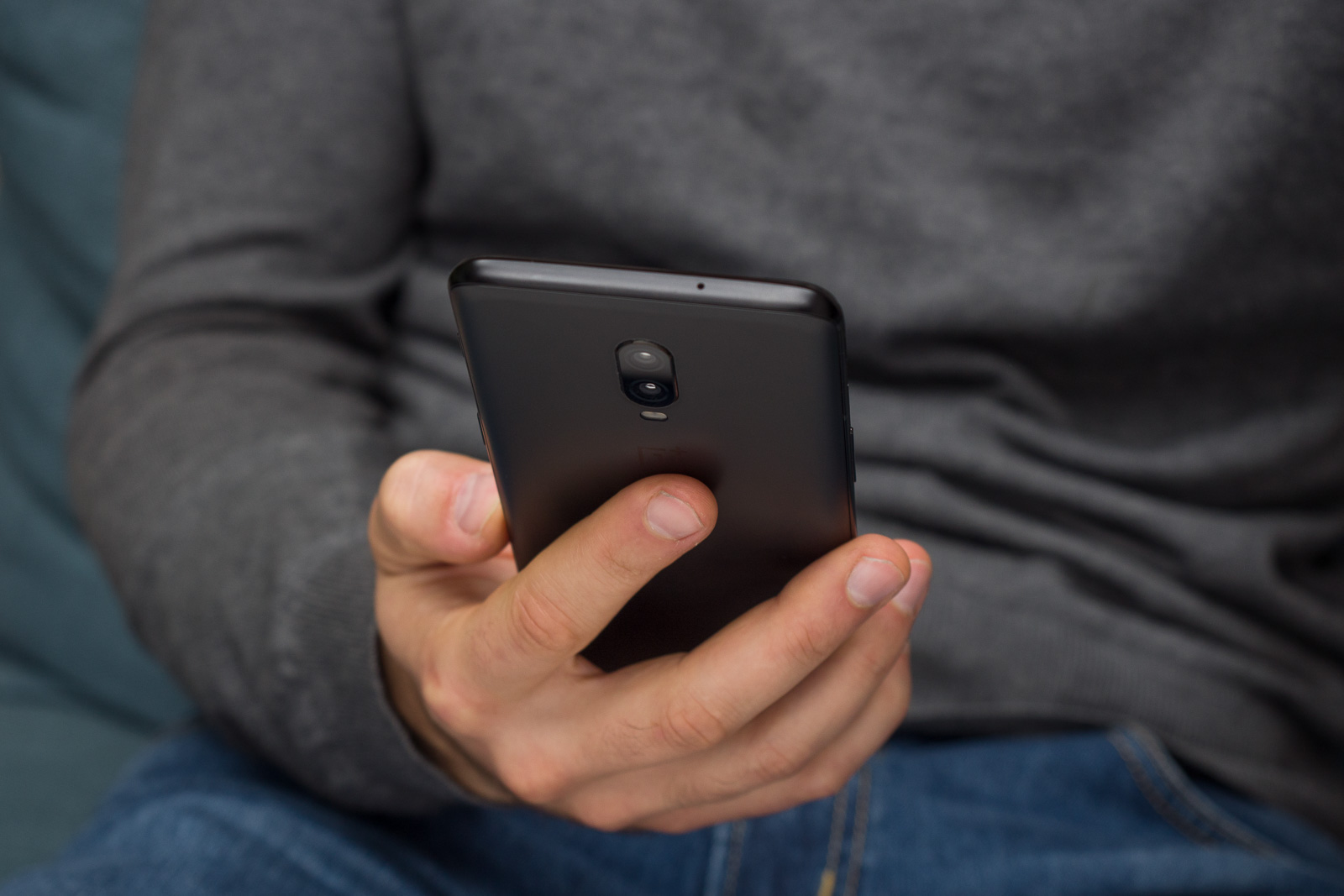 OnePlus 7 & 7 Pro detalhado extensivamente: armazenamento, bateria, câmeras, cores, muito mais