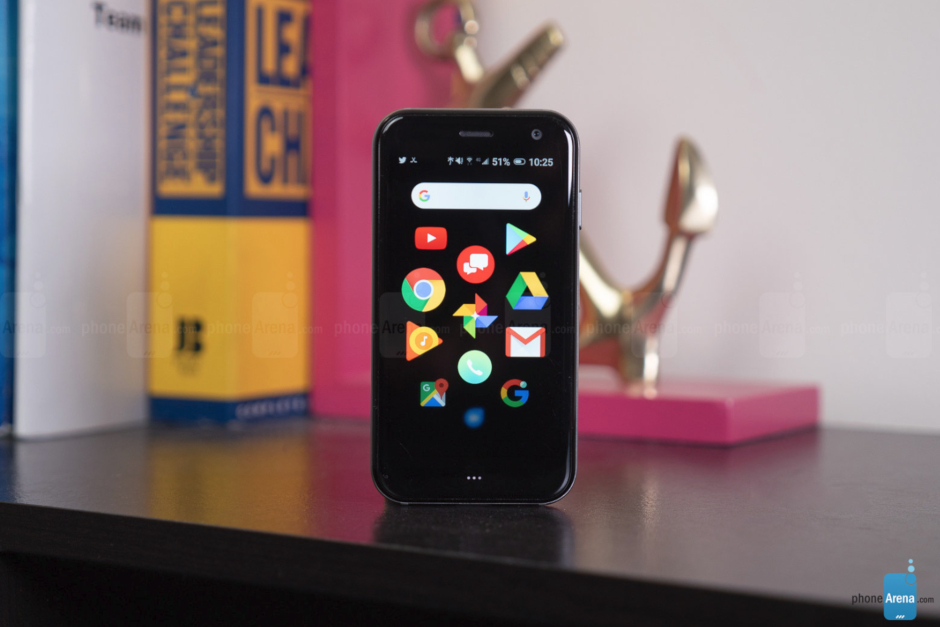 Palm abre pré-encomendas para o seu smartphone independente, oferece estojo de couro grátis